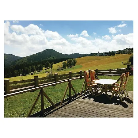 Three-bedroom Holiday In 度假居 *